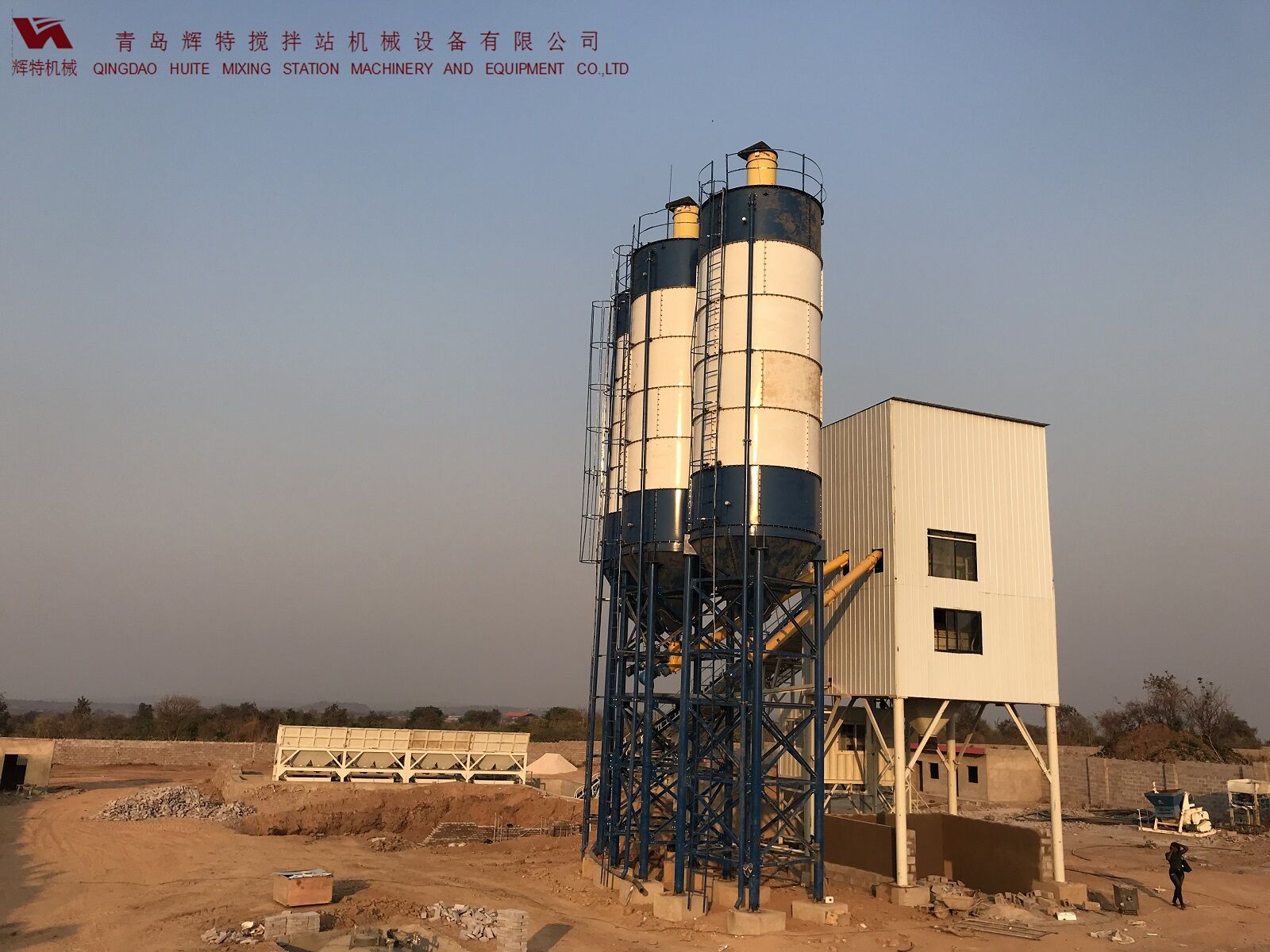 輝特混凝土攪拌站HZS120采用國(guó)內(nèi)外知名品牌，大大降低了設(shè)備故障率