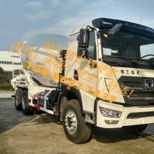 12徐工祺龍攪拌車(chē)廠家指導(dǎo)價(jià)