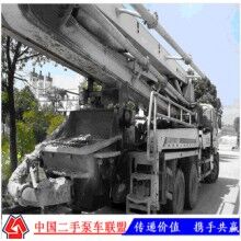 2005年中聯(lián)37米奔馳泵車(chē)